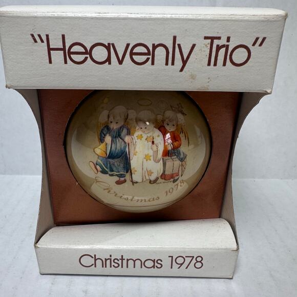 Vintage 1978 "Heavenly Trio" Glass Christmas Ornament - Picture 1 of 6